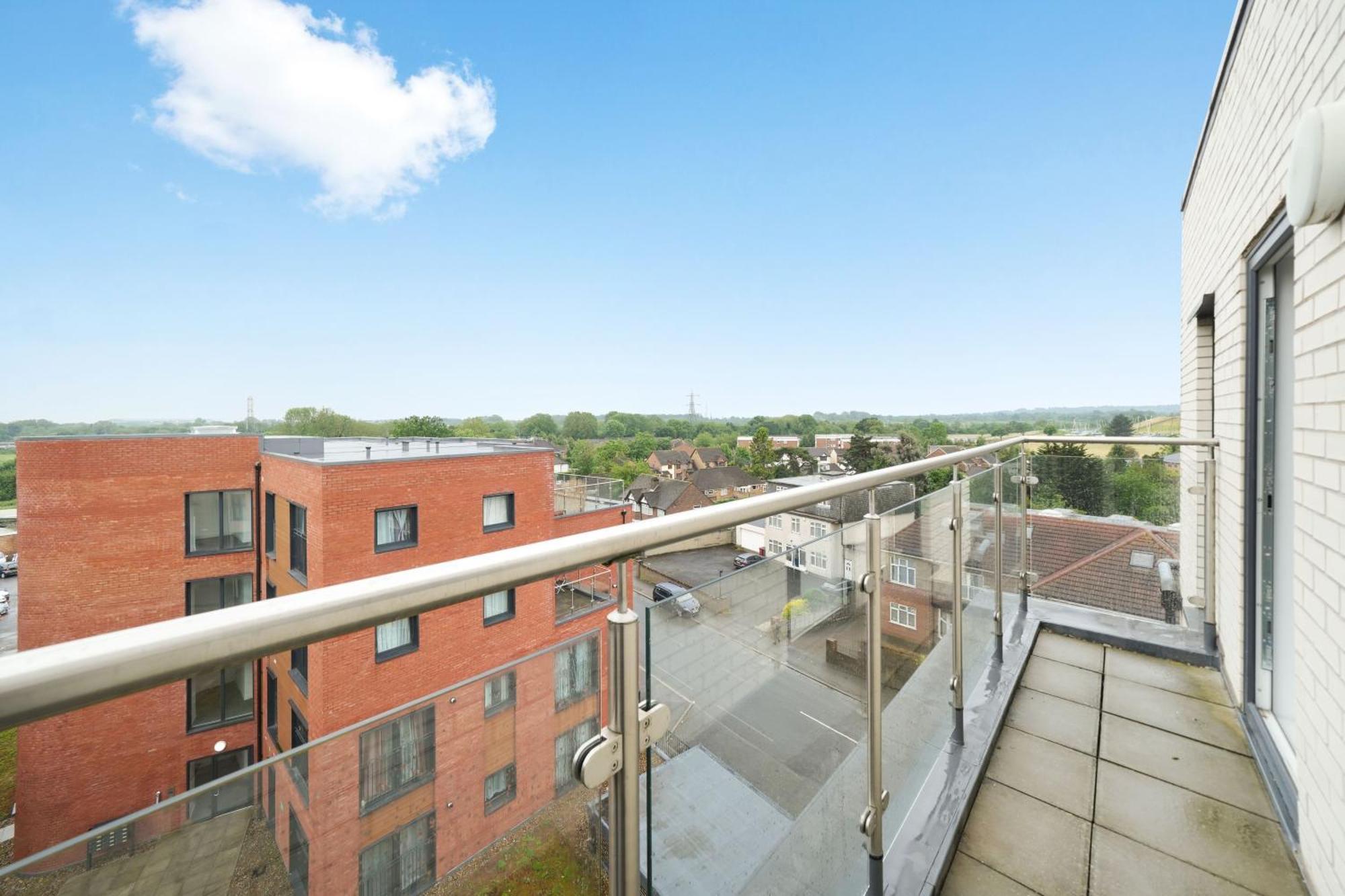 One And Two Bed Apartments Slough Near Heathrow Colnbrook Exterior foto